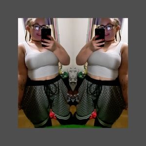 Meet your Posher, Andrea